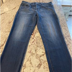 Express jeans size 6  ankle leggings high rise medium wash denim.